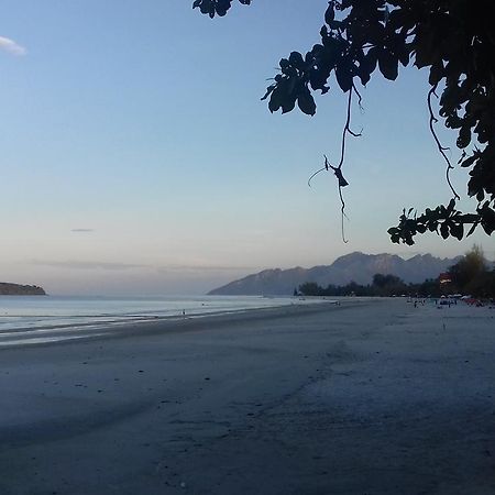 Mai Chenang Guesthouse Pantai Cenang  Exteriör bild