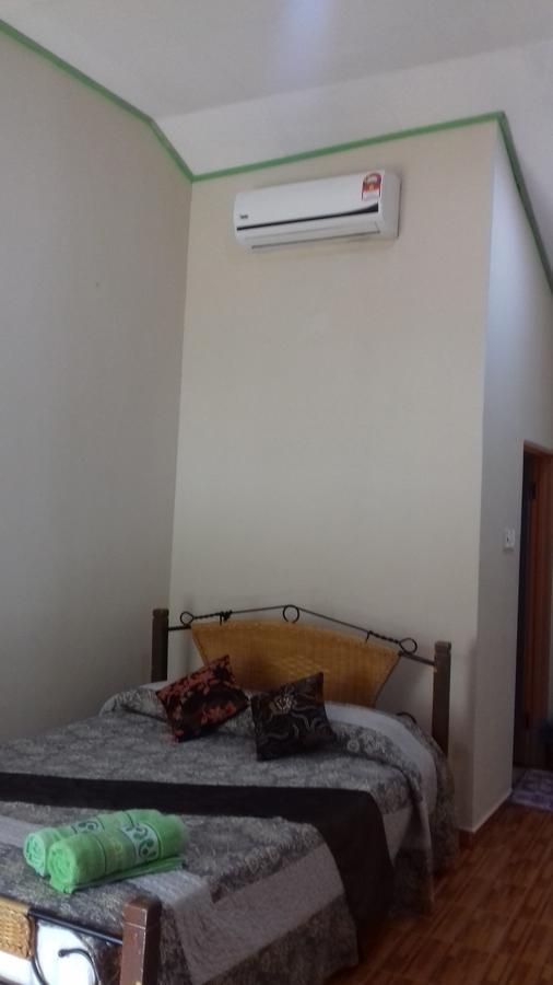 Mai Chenang Guesthouse Pantai Cenang  Exteriör bild