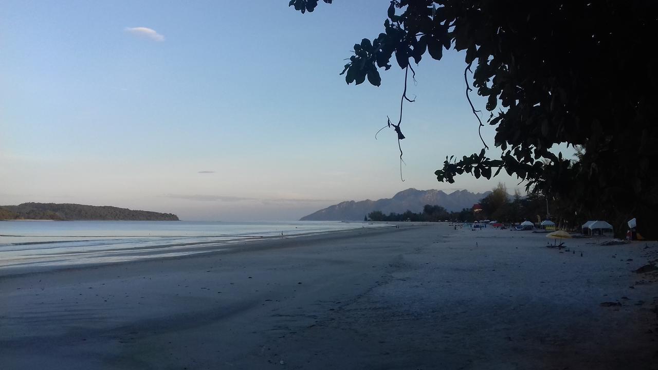 Mai Chenang Guesthouse Pantai Cenang  Exteriör bild